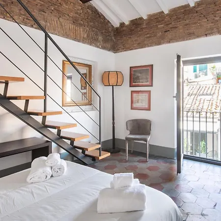 Apartment The Charming Attic - Piazza Di Spagna Area Rome