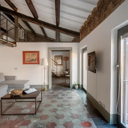 Apartment The Charming Attic - Piazza Di Spagna Area *