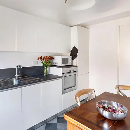 Apartment The Charming Attic - Piazza Di Spagna Area Rome